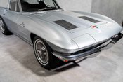 Chevrolet Corvette Stingray SPLIT WINDOW MANUAL FUELIE. FULL RESTO. MATCHING NUMBERS. IMMACULATE. 21
