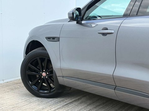 Jaguar F-Pace 2.0 F-PACE Chequered Flag AWD D Auto 4WD 5dr 51