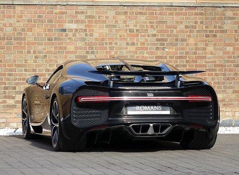 Bugatti Chiron 15