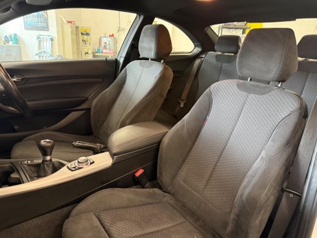 BMW 2 Series 1.5 218i M Sport Euro 6 (s/s) 2dr 33