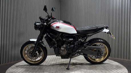 Yamaha XSR700 700 XTRIBUTE 2020 ONLY 5K AKRAPOVIC EXHAUST MODERN RETRO A2 4