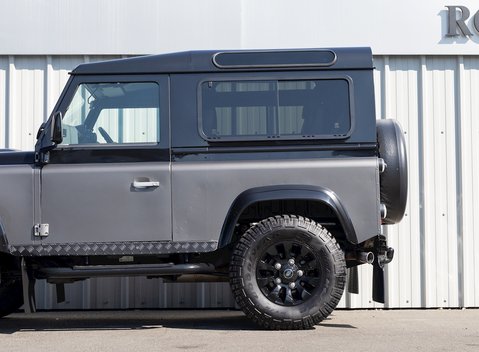 Land Rover Defender 90 Autobiography Edition 27