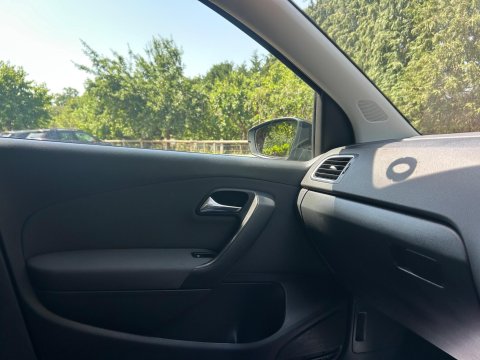 Volkswagen Polo 1.4 SE Euro 5 5dr 9