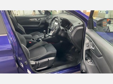 Nissan Qashqai 1.6 DIG-T N-Connecta Euro 6 (s/s) 5dr 5