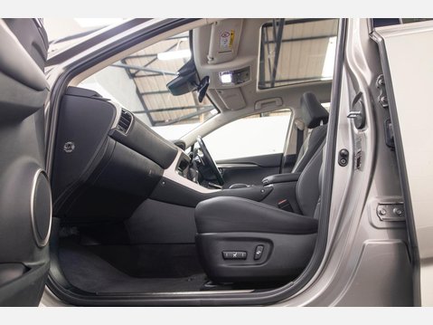 Lexus NX 2.5 300h GPF Premium SUV 5dr Petrol Hybrid E-CVT 4WD Euro 6 (s/s) (197 ps) 19