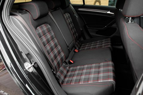 Volkswagen Golf GTI PERFORMANCE TSI DSG 42