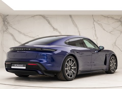 Porsche Taycan TURBO 3