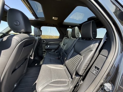 Land Rover Discovery SD6 HSE 36