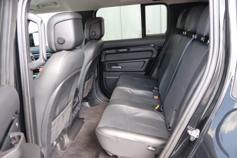 Land Rover Defender 110 D300 HARD TOP X-DYNAMIC HSE MHEV URBAN WIDE TRACK EDTION REAR SEATS FITTED 29