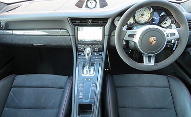 Porsche 911 (991) GT3 13