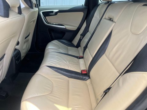Volvo XC60 2.4 D5 R-Design Nav Geartronic AWD Euro 5 5dr 34