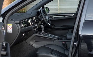 Porsche Macan GTS 16