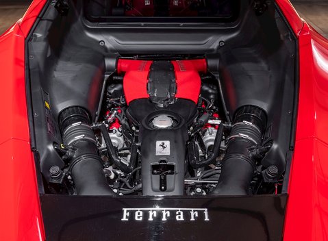 Ferrari F8 Tributo 11