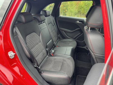 Mercedes-Benz B Class B 200D AMG Line Executive Auto Diesel PARKTRONIC/CAMERA/SAT NAV 24