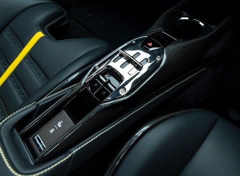 Ferrari SF90 Stradale 17