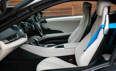 BMW I8 16