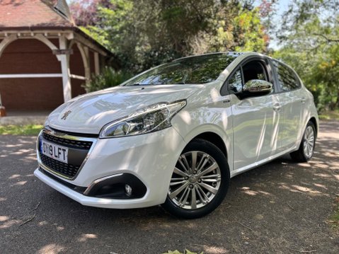 Peugeot 208 PURETECH S/S SIGNATURE 13