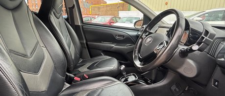 Toyota Aygo VVT-I X-CLUSIV 3.. AUTOMATIC.. FULL LEATHER.. SAT NAV.. REVERSING CAMERA.. 1