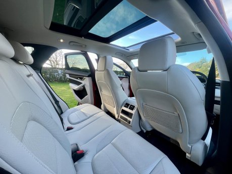 Jaguar F-Pace R-DYNAMIC BLACK 26