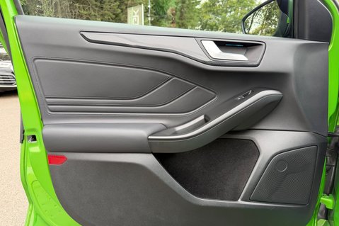 Ford Focus ST -PAN ROOF -PARKING/PERFORMANCE/ASSIST PACKS -HUD -B&O - MEAN GREEN 29