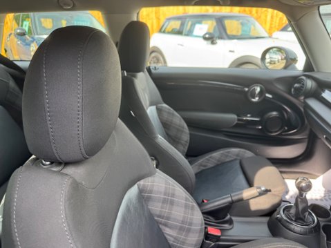 Mini Hatch 1.5 Cooper Euro 6 (s/s) 3dr 36