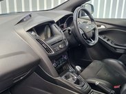 Ford Focus 2.3T EcoBoost RS Hatchback 5dr Petrol Manual AWD Euro 6 (s/s) (350 ps) 8
