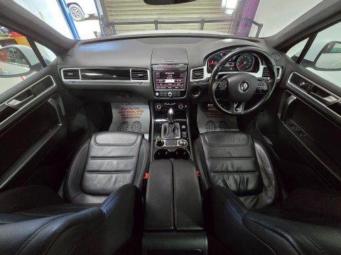 Volkswagen Touareg 3.0 TDI V6 BlueMotion Tech R-Line Plus Tiptronic 4WD Euro 6 (s/s) 5dr 20