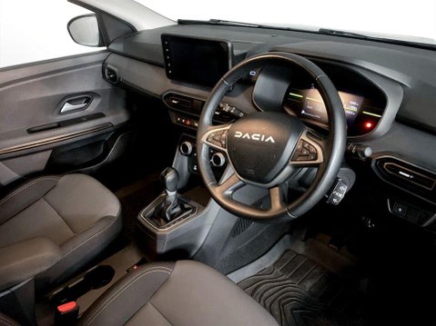 Dacia Jogger 1.6 Hybrid EXTREME MPV 5dr Petrol Hybrid Auto Euro 6 (s/s) (140 ps) Cruise 12