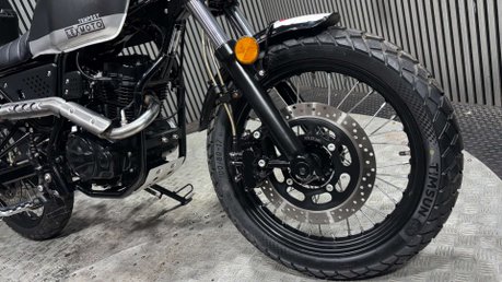 Lexmoto Tempest 2024 ONLY 2K TOP BOX 125CC MOT WARRANTY LEARNER BIKE 19