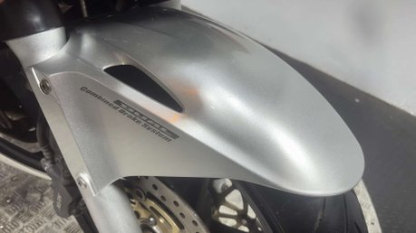 Honda VFR 2001 VTEC ONLY 19K NEW MOT SERVICED SPORTS EXHAUST 800CC 18