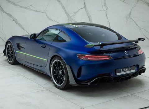 Mercedes-Benz AMG GT R PRO 12