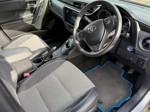 Toyota Auris VVT-I EXCEL HYBRID AUTO 12