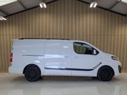 Vauxhall Vivaro 1.5 Vivaro 2900 Sportive S/S 13