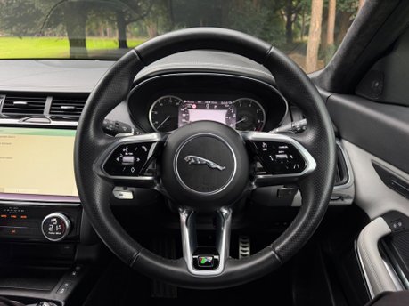 Jaguar E-Pace R-DYNAMIC S 32
