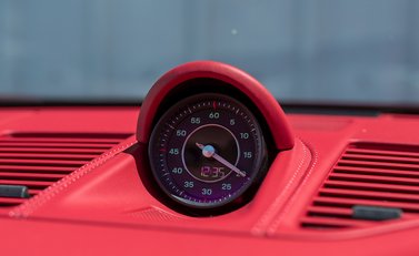 Porsche 911 (992) Targa 4S Heritage Design Edition 20