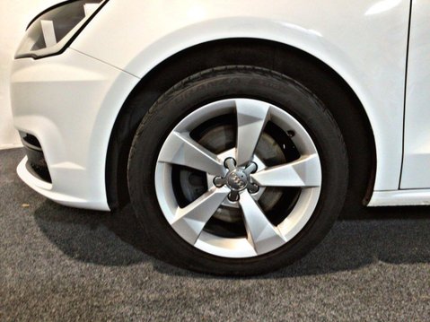 Audi A1 1.4 SPORTBACK TFSI SPORT 5d 123 BHP 37