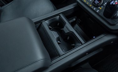 Land Rover Defender 110 OCTA Black 26