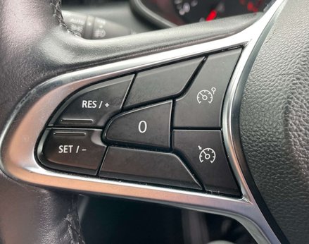 Renault Clio 1.0 Clio Iconic Bose TCe 5dr 46