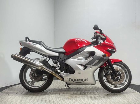 Triumph TT 2001 ONLY 9K NEW MOT 600CC INLINE 4 SPORTS BIKE