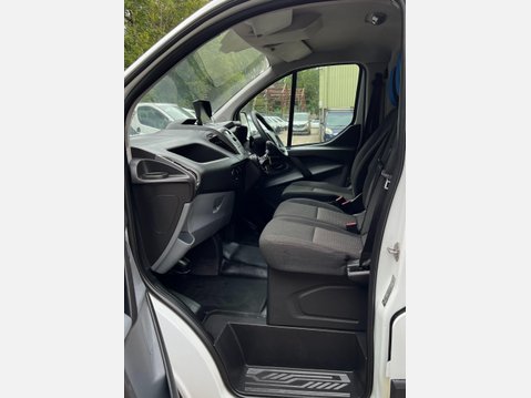 Ford Transit Custom 2.2 TDCi 270 Panel Van 5dr Diesel Manual L1 H2 (186 g/km, 98 bhp) 44