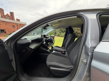 Peugeot 208 PURETECH ACTIVE PREMIUM PLUS S/S 15
