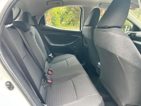 Toyota Yaris ICON FHEV 9