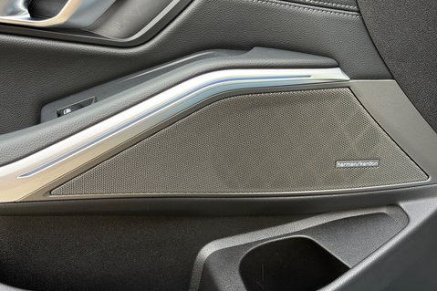 BMW 3 Series 330E M SPORT PHEV -VISIBILITY/TECH/PRO PACKS - HARMAN KARDON 19