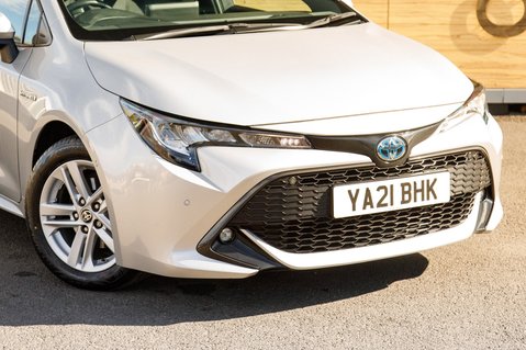 Toyota Corolla ICON TECH 10