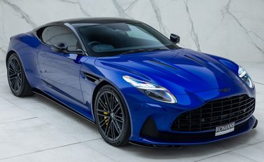 Aston Martin DB12 V8 11