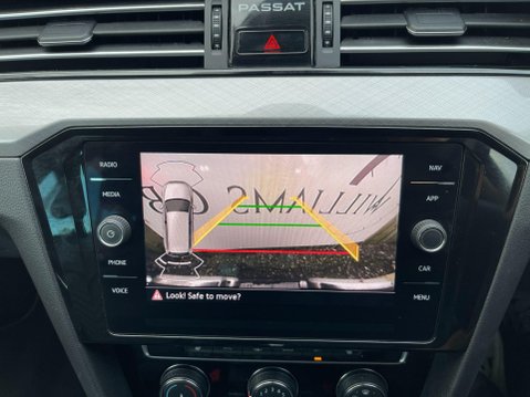 Volkswagen Passat 2.0 TDI EVO SEL DSG Euro 6 (s/s) 5dr 13