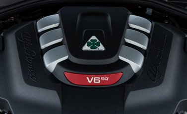 Alfa Romeo Giulia QUADRIFOGLIO 42