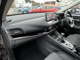 Nissan Qashqai 1.3 Qashqai N-Connecta DiG-T MHEV 5dr 17