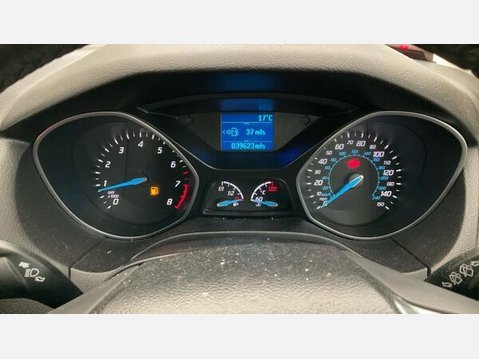 Ford Focus 1.0T EcoBoost Zetec Euro 5 (s/s) 5dr 6