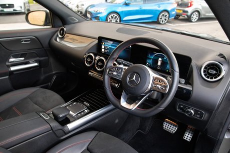 Mercedes-Benz GLA Class GLA 200 AMG LINE EXECUTIVE